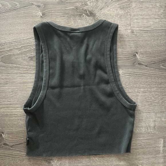 aritzia tank top - Picture 3 of 3
